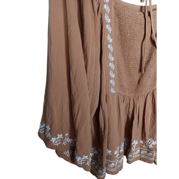 New Easel Los Angeles Boho Embroidered Peasant Top Camel White Floral Small - Picture 11 of 15